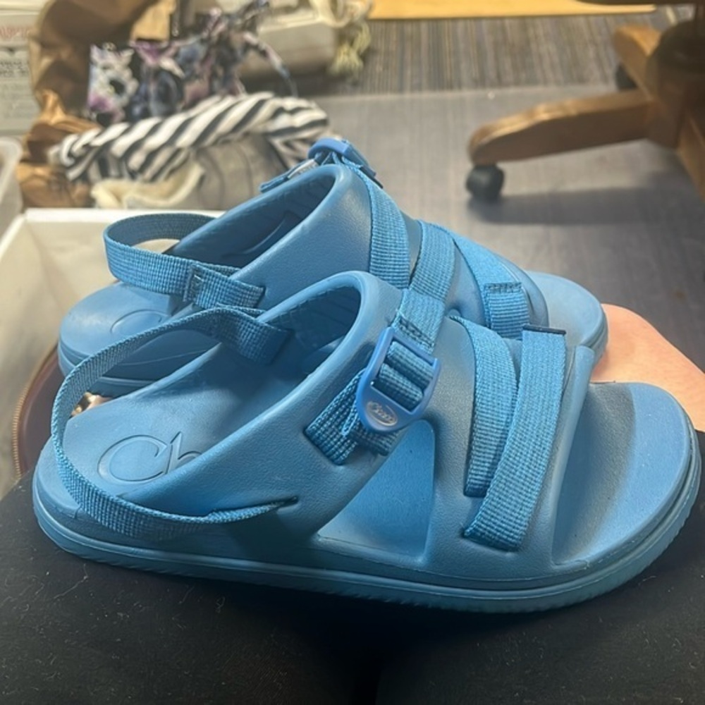 Chaco Boys SZ 4 Blue Sling backs like new